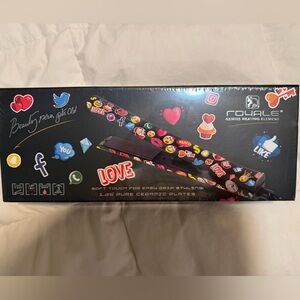 Rouge Helium Hair Straightener with Emoji Design